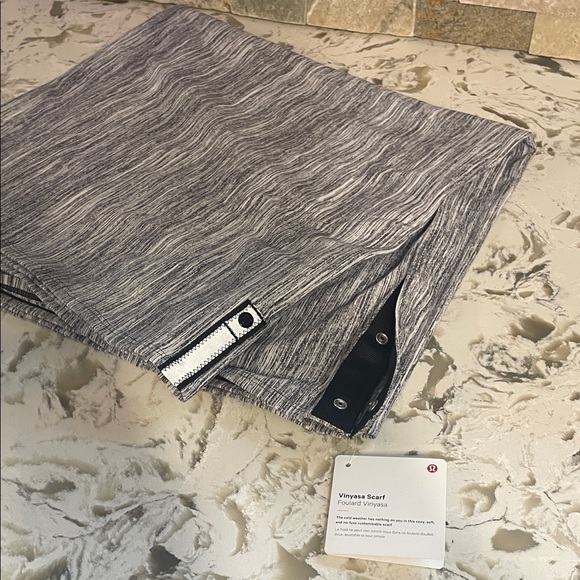 lululemon athletica Gray Scarf - Picture 3 of 3